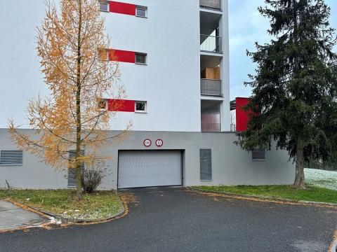 Pronájem garážového stání, Zlín, Pod Křiby, 20 m2