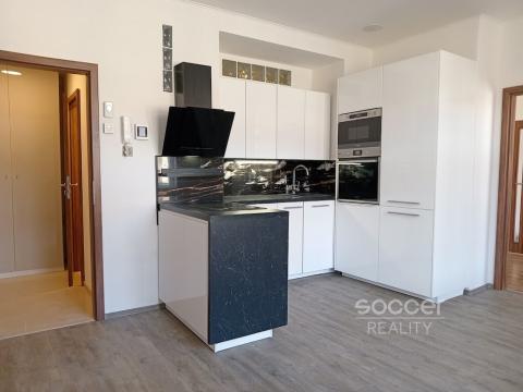 Pronájem bytu 2+kk, Praha - Žižkov, Jeseniova, 51 m2