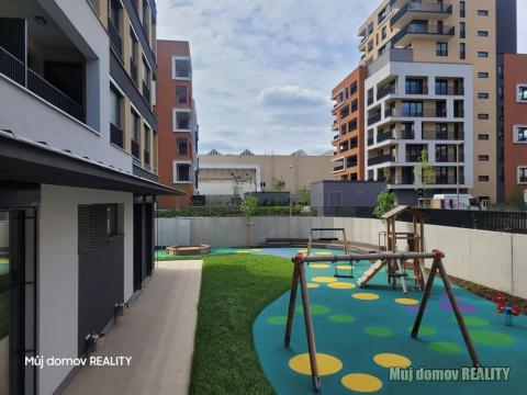 Prodej bytu 2+kk, Praha - Hloubětín, Poděbradská, 69 m2