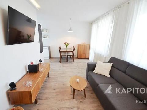 Prodej bytu 3+1, Praha - Záběhlice, Hledíková, 54 m2