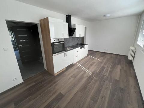 Pronájem bytu 1+kk, Praha - Prosek, Jetřichovická, 30 m2