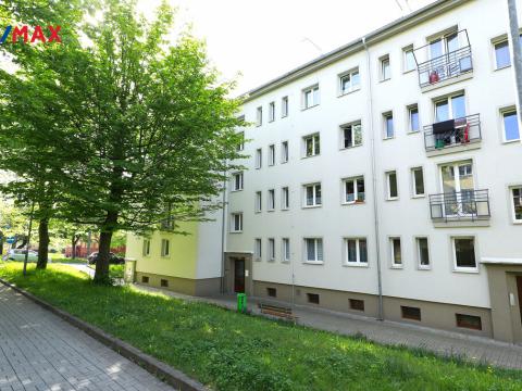 Prodej bytu 2+1, Ostrov, Luční, 62 m2