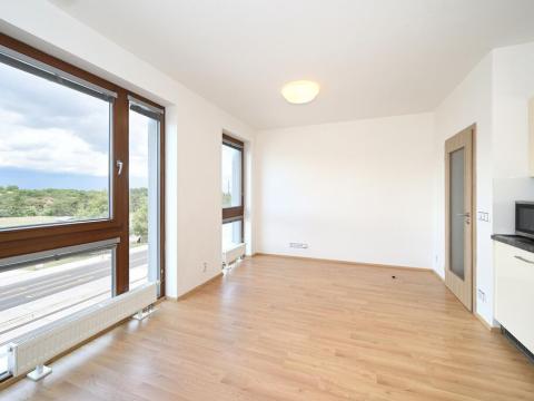Pronájem bytu 1+kk, Praha - Liboc, Evropská, 33 m2