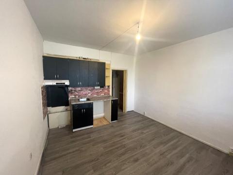 Pronájem bytu 1+kk, Tábor, Jaselská, 22 m2