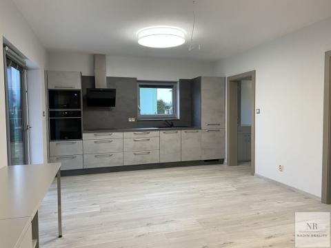 Pronájem rodinného domu, Karlovy Vary, M. Rovenské, 68 m2