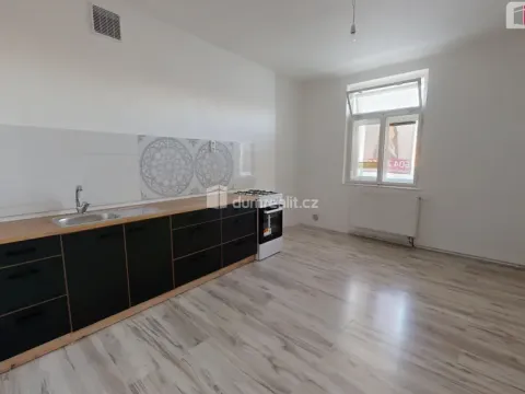 Pronájem bytu 2+1, Opava - Město, Dolní náměstí, 76 m2