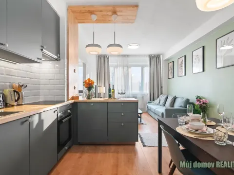 Pronájem bytu 2+kk, Praha - Vysočany, Kolbenova, 55 m2