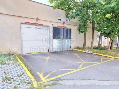 Pronájem garážového stání, Praha, Ve Lhotce, 12 m2