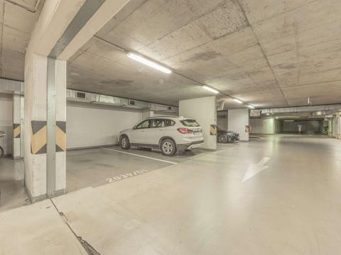 Pronájem garážového stání, Praha, Pod Harfou, 15 m2