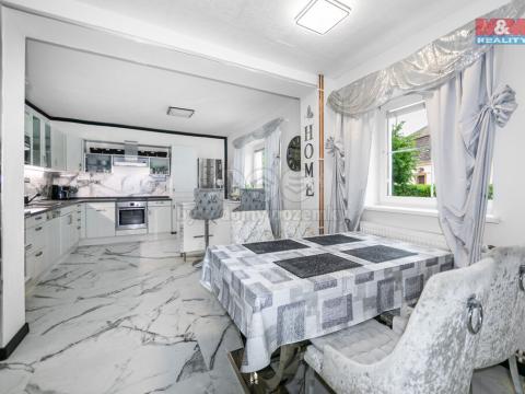 Prodej rodinného domu, Vroutek, Sadová, 152 m2