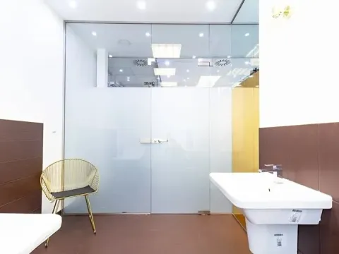 Pronájem obchodního prostoru, Praha - Karlín, Křižíkova, 13 m2