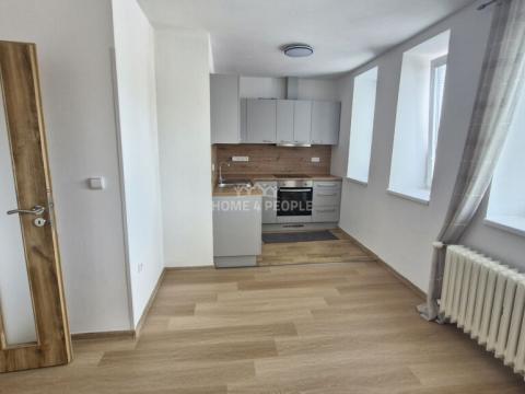 Pronájem bytu 2+1, Moravský Krumlov, Komenského, 80 m2