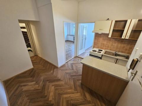 Pronájem bytu 2+1, Praha - Vinohrady, Řipská, 45 m2