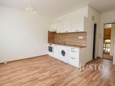 Pronájem bytu 1+1, Ústí nad Labem - Neštěmice, Hluboká, 36 m2