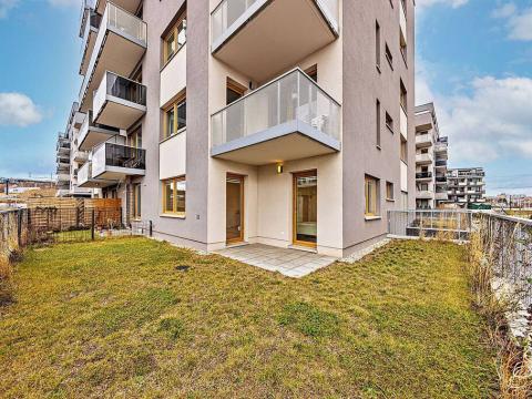 Pronájem bytu 2+kk, Praha - Hloubětín, Saarinenova, 64 m2