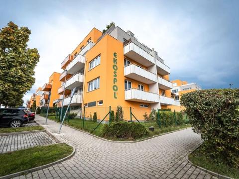 Pronájem bytu 1+kk, Praha - Kyje, Sicherova, 47 m2