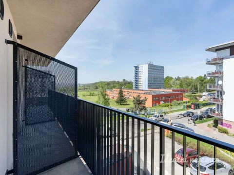 Pronájem bytu 1+kk, Praha - Kyje, Za černým mostem, 27 m2