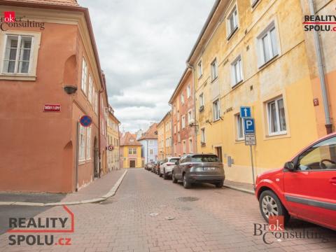 Prodej bytu 3+1, Cheb, Růžová, 63 m2