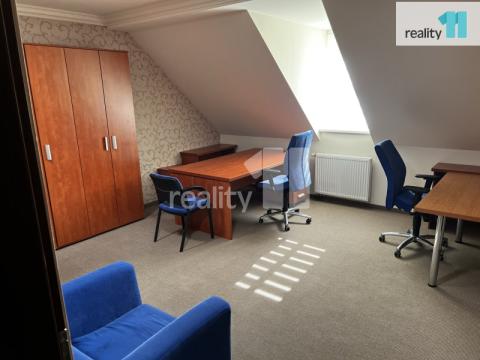 Pronájem kanceláře, Karlovy Vary - Dvory, Chebská, 61 m2