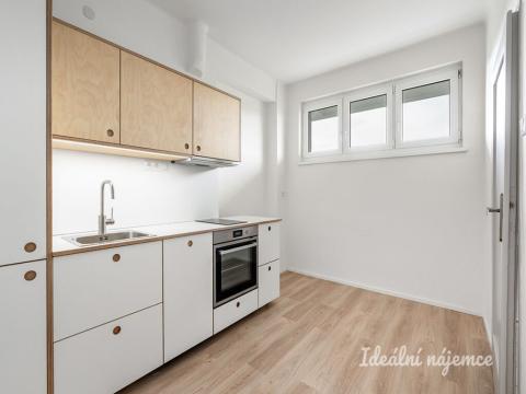 Pronájem bytu 1+1, Praha - Holešovice, Osadní, 47 m2