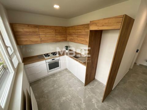 Pronájem bytu 2+1, Karviná - Hranice, Bratr. Veverkových, 54 m2