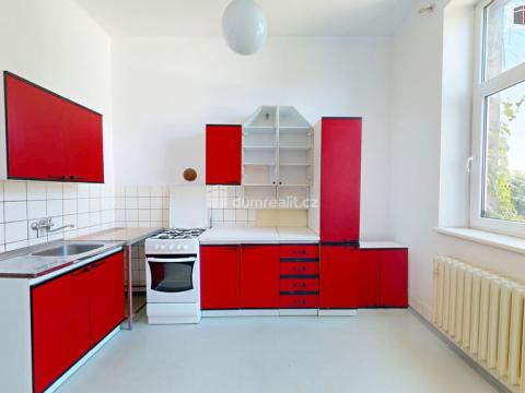 Pronájem bytu 2+1, Opava - Předměstí, Nákladní, 75 m2