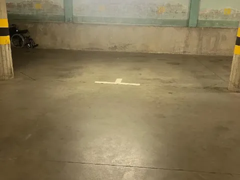 Prodej garážového stání, Praha - Karlín, Křižíkova, 17 m2