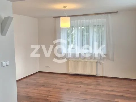 Pronájem bytu 2+1, Zlín - Kostelec, Lešenská, 78 m2