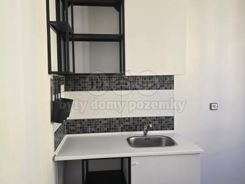 Pronájem bytu 1+kk, Děčín - Děčín IV-Podmokly, Jungmannova, 21 m2