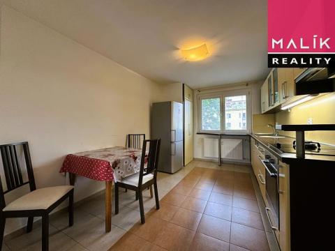 Prodej bytu 2+1, Ostrov, Šafaříkova, 55 m2