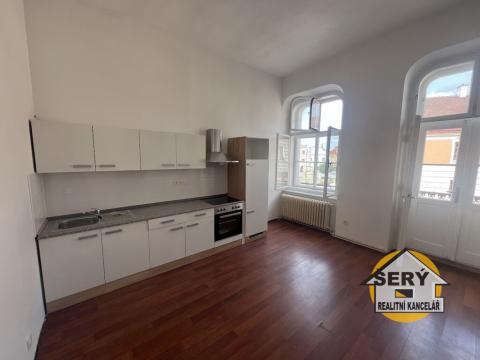 Pronájem bytu 4+kk, Telč - Telč-Vnitřní Město, Palackého, 90 m2