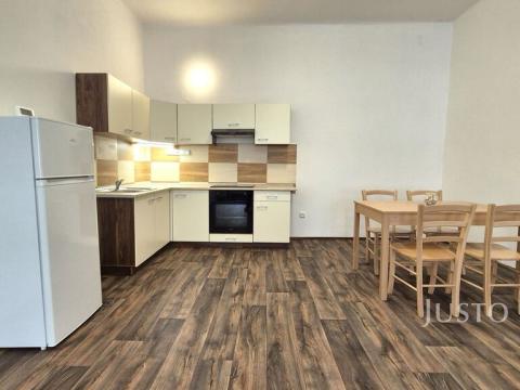 Pronájem bytu 2+kk, Písek - Vnitřní Město, Velké náměstí, 72 m2