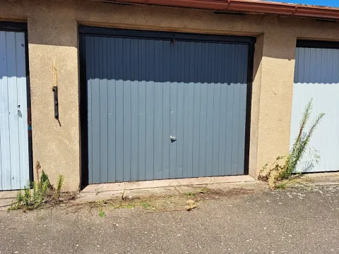 Pronájem garáže, Hradec Králové, Trávní, 18 m2