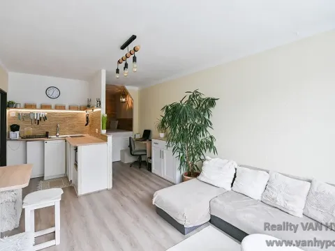 Prodej bytu 2+kk, Praha - Horní Měcholupy, Boloňská, 44 m2