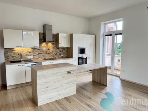 Pronájem bytu 2+kk, Včelná, 66 m2
