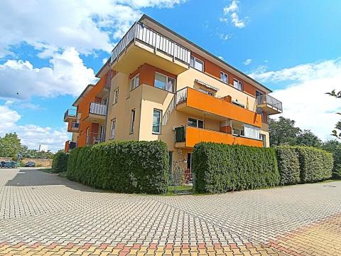 Pronájem bytu 2+kk, Praha - Dubeč, Winklerova, 57 m2