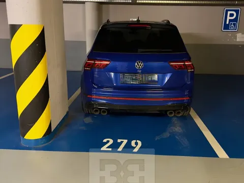 Pronájem garážového stání, Praha - Holešovice, V háji, 13 m2
