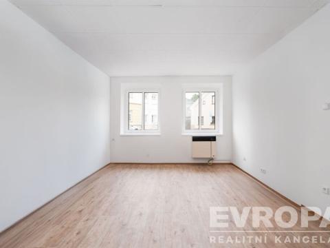 Prodej bytu 1+kk, Hostinné, Hostivínská, 23 m2