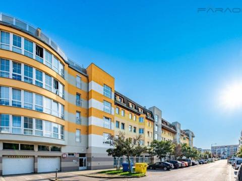 Pronájem bytu 2+kk, Praha - Hlubočepy, Voskovcova, 49 m2