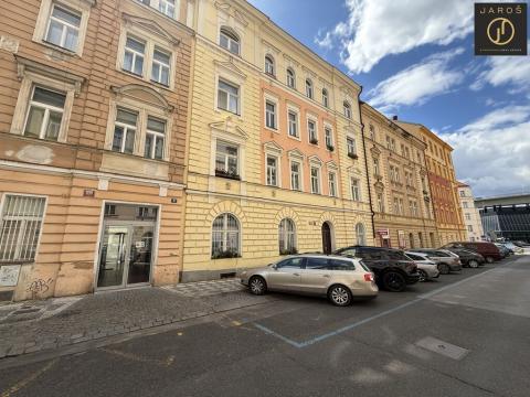 Pronájem kanceláře, Praha - Vinohrady, Sarajevská, 48 m2