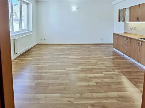 Pronájem bytu 2+kk, Praha - Holešovice, U Uranie, 41 m2