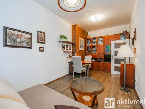 Prodej komerční nemovitosti, Praha - Strašnice, Vykáňská, 37 m2
