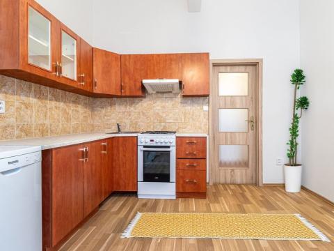 Prodej bytu 1+1, Praha - Vinohrady, Lucemburská, 56 m2