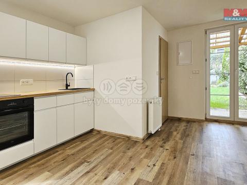 Pronájem bytu 1+kk, Praha - Horní Počernice, Náchodská, 35 m2