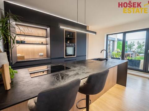 Prodej bytu 4+kk, Holubice, 135 m2