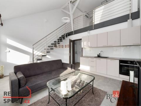 Pronájem bytu 2+kk, Praha - Vršovice, Holandská, 44 m2