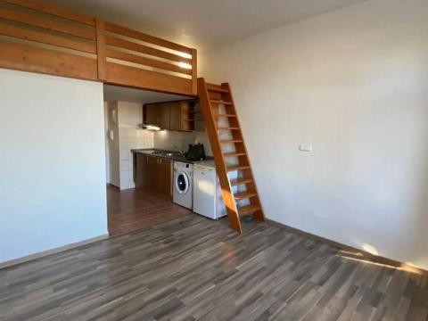 Pronájem bytu 1+kk, Praha - Vysočany, Freyova, 28 m2