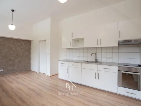 Pronájem bytu 2+kk, Kladno, náměstí Sítná, 44 m2