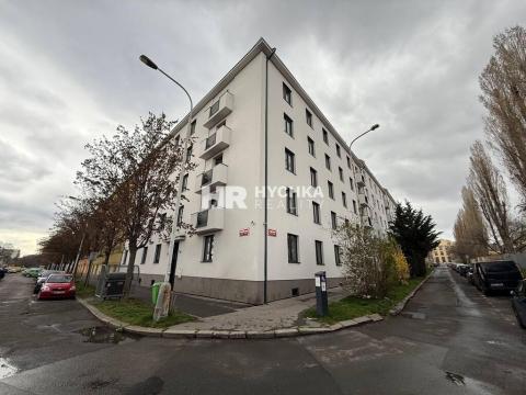 Prodej bytu 3+1, Praha - Vysočany, U vysočanského pivovaru, 73 m2
