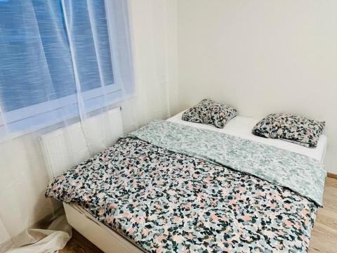Pronájem bytu 1+kk, Praha - Vršovice, Kubánské náměstí, 20 m2